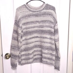 Time and Tru Women's small (4-6) Grey and White Sweater